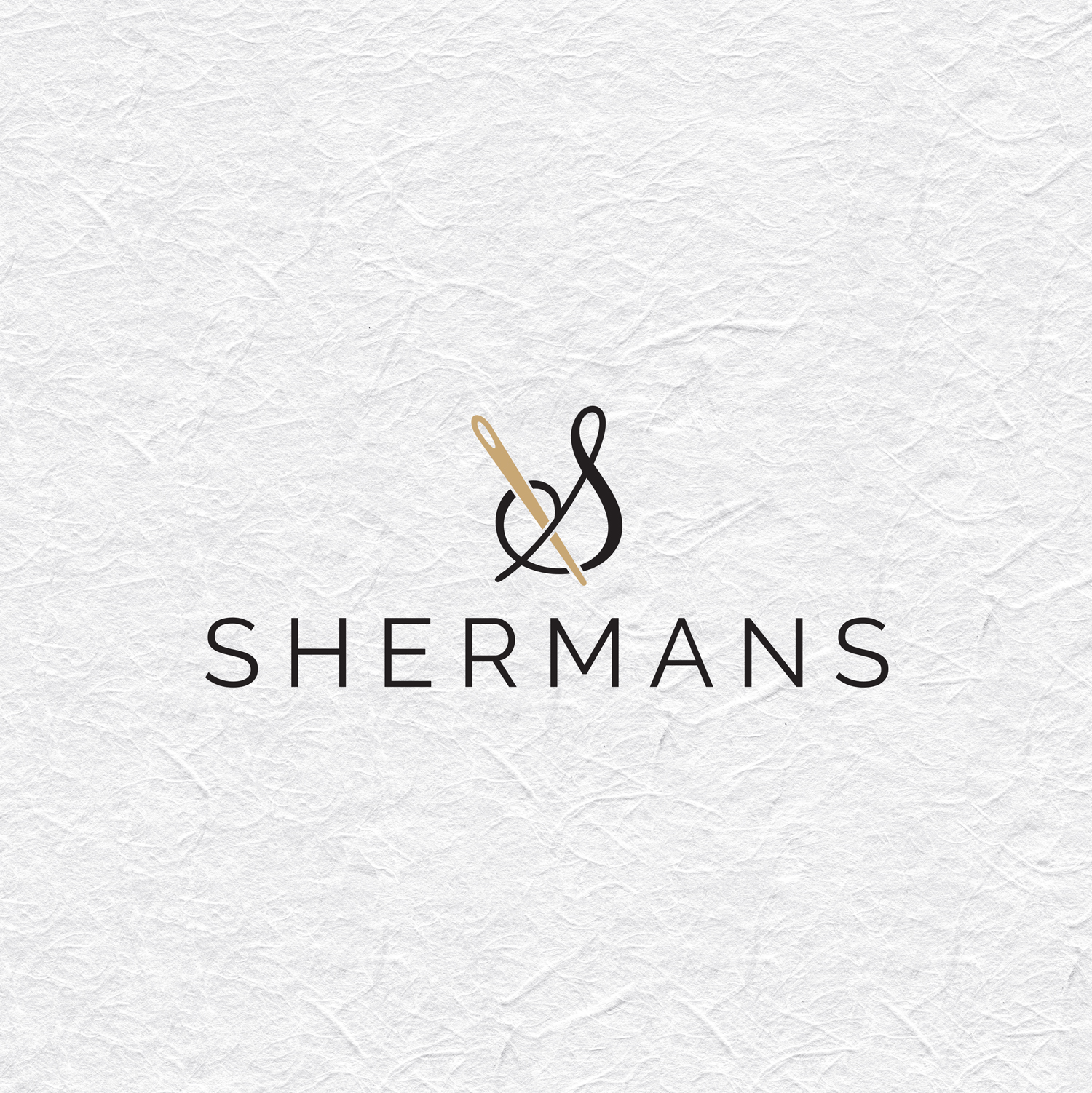 Dizajn logotipa za tvrtku Shermans. Shermans se bavi proizvodnjom odjeće te time i sami elegantni logo (igla i konac) odražava tu djelatnost. Konac je napravljen da nalikuje znaku & samo je okrenuto na drugu stranu. Tamno sive je boje kao i ime Shermans ispod njega koje je napisano štampanim slovima. Zlatna igla prolazi kroz taj znak. Cijeli logo je prikazan na svijetloj podlozi.