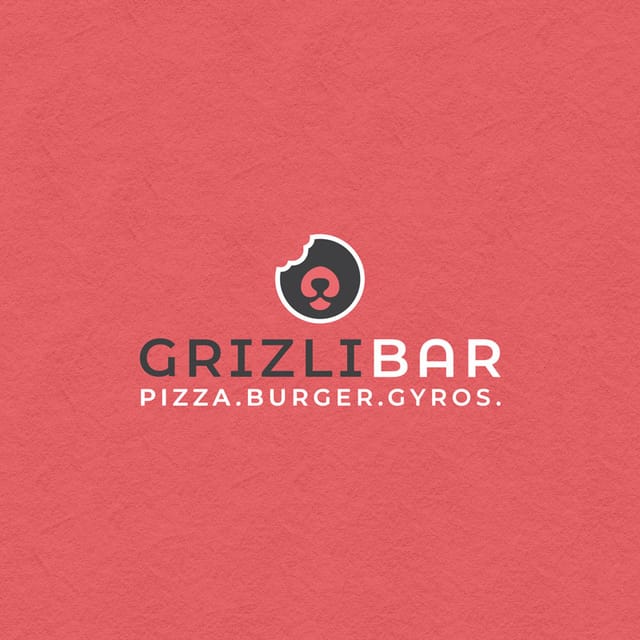Logotip Grizli bara na crvenoj površini: crni krug s odgrizenim dijelom, bijelim obrubom i crvenom njuškom nalik medvjeđoj; ispod su crni natpis „Grizli” te bijeli „Bar” i „pizza.burger.gyros.”